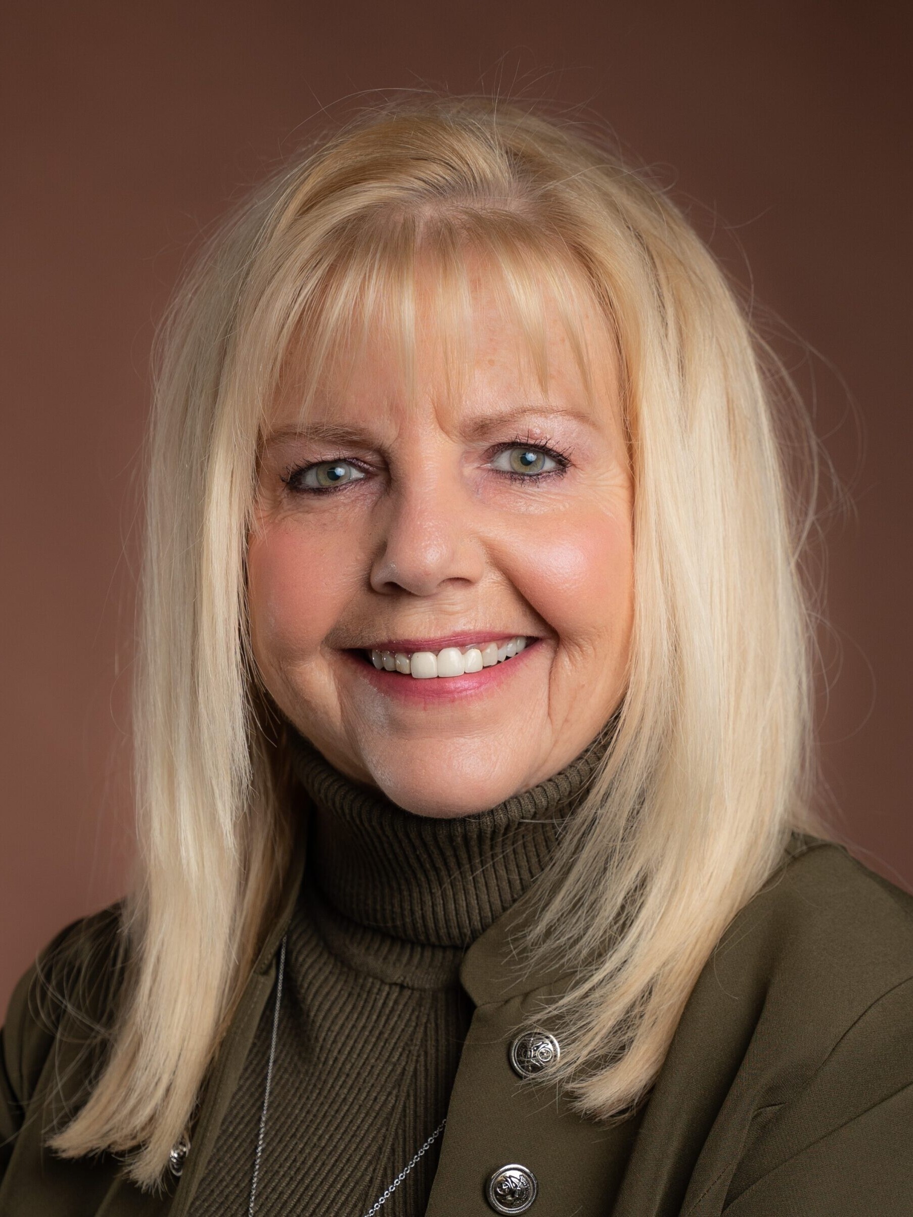 Karen Komondor Headshot