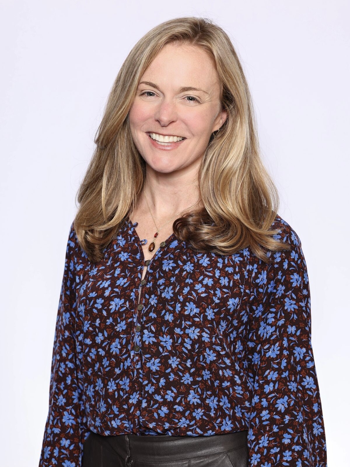 Karen Martell headshot